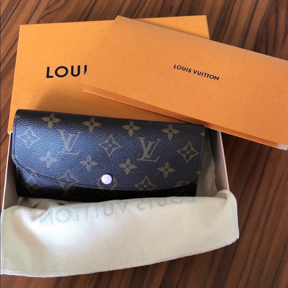 Louis Vuitton Emilie Wallet